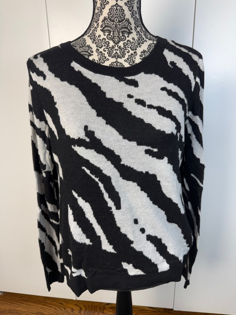 H&M Black and White zebra Patterned Sweater